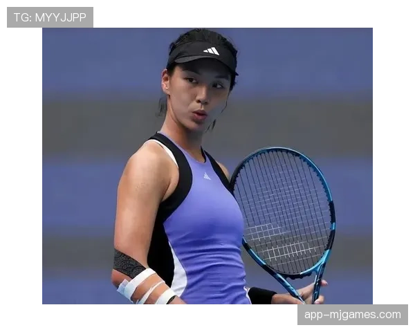 澳大利亚网球公开赛女单决赛因极端高温两次中断，球员申请医疗暂停